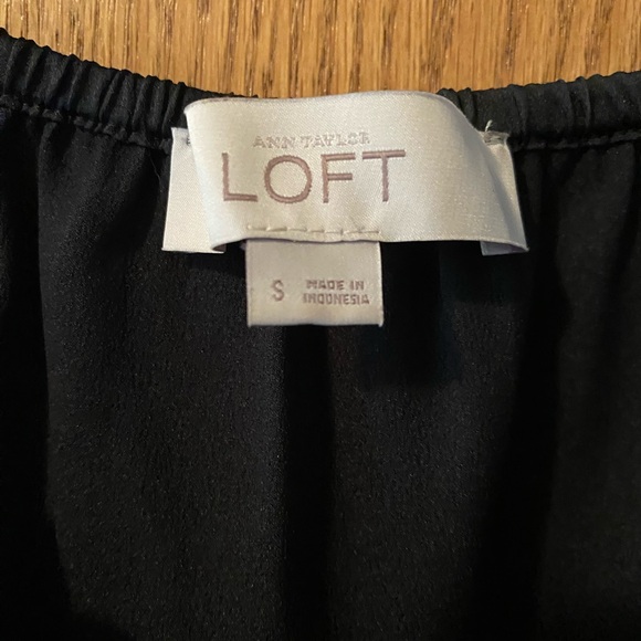 Black Loft Scallop Neck Cami - Picture 4 of 6